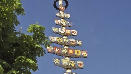 ¿Sabes qué es un Árbol de Mayo? - Ministerio Federal de Relaciones ...
